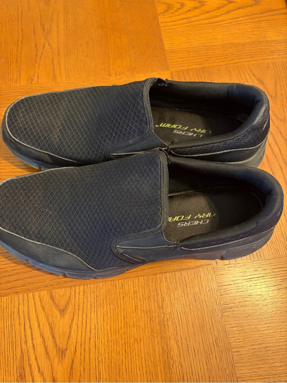 Skechers Slip-On Men's Casual Shoes in Black, memory foam
